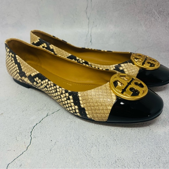 Tory Burch Chelsea Black and Gold Women's Cap Toe Ballet Flats. Size 7. - Picture 2 of 13